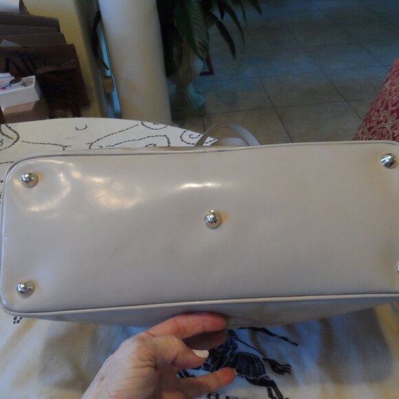 Burberry Prorsum Beige Qulted Nylon/Patent Leather Shoulder Bag - Picture 11 of 16